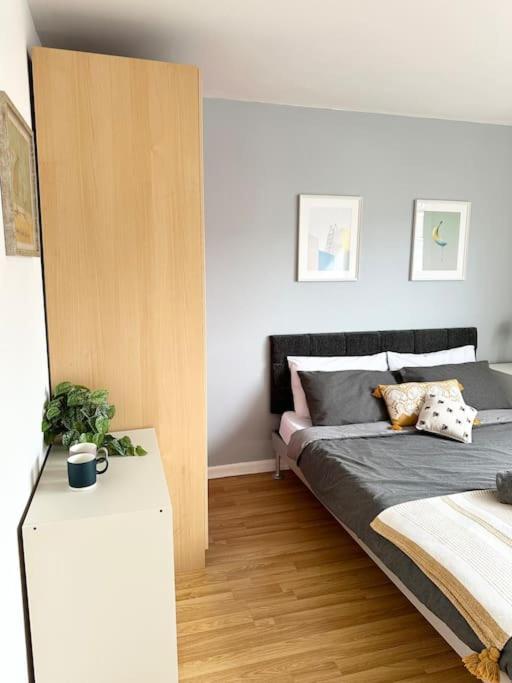 6 Guests House Old Trafford,Media City,City Centre, Free Parking Mánchester Exterior foto