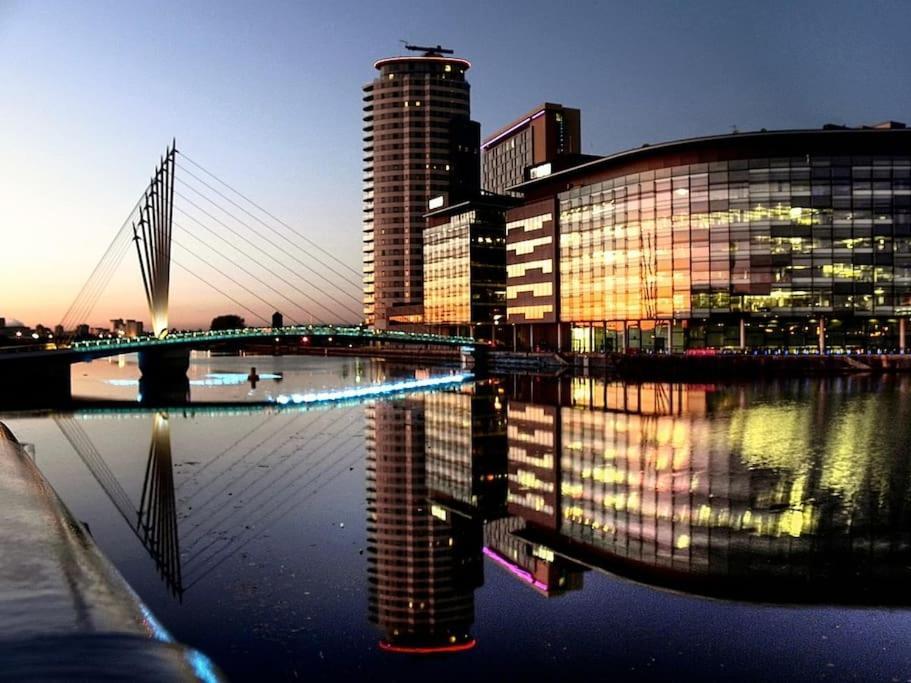 6 Guests House Old Trafford,Media City,City Centre, Free Parking Mánchester Exterior foto